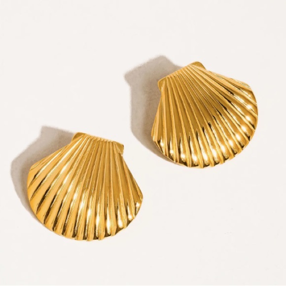 18k Plated Gold Non-Tarnish Gold Shell Earrings - Picture 2 of 2